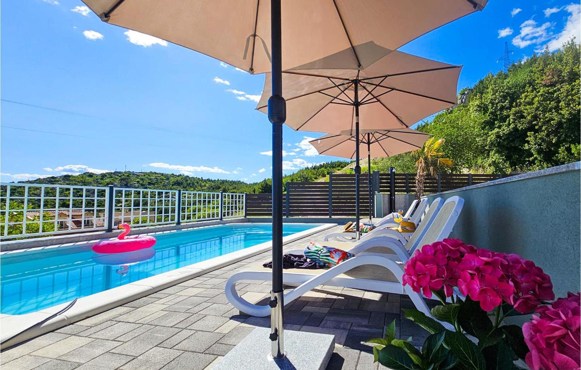 1 Bedroom Stunning In * Makarska