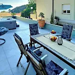 1 Bedroom Stunning Apartment In Makarska