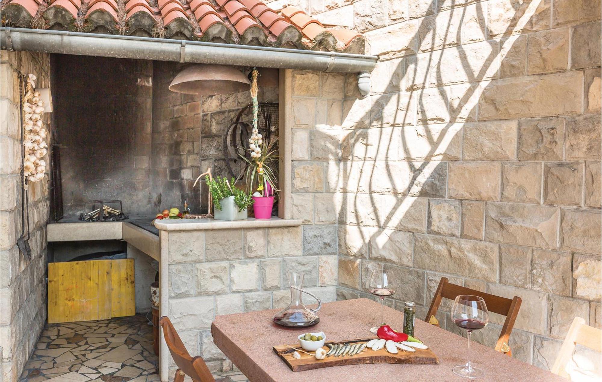 1 Bedroom Stunning In * Makarska