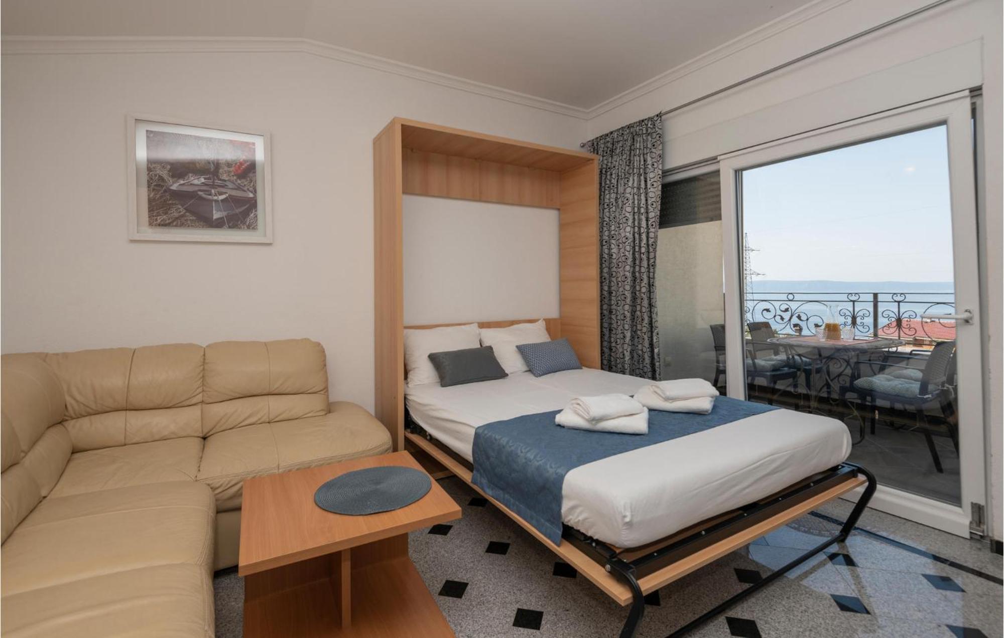 1 Bedroom Stunning In *