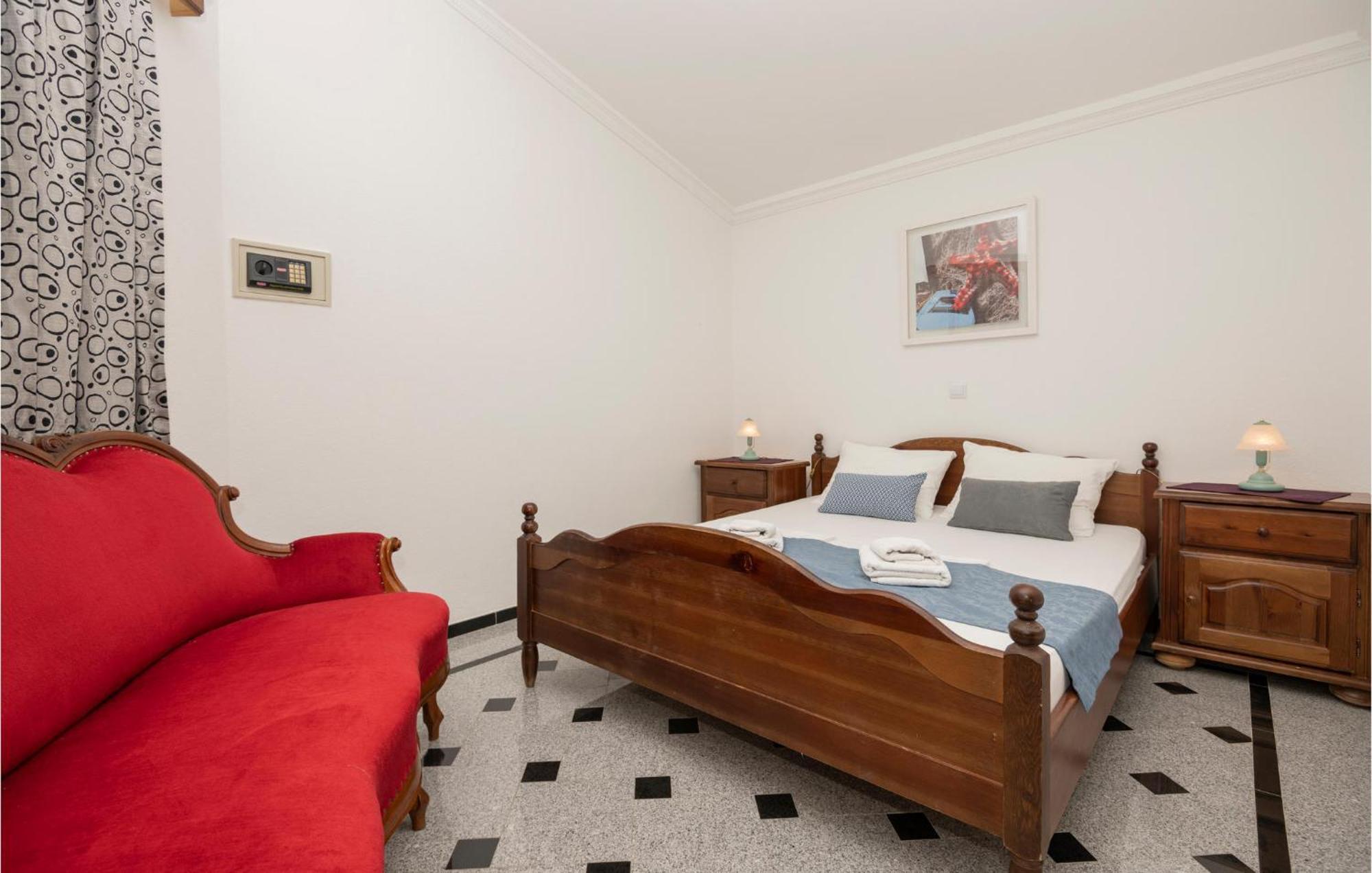 Apartament 1 Bedroom Stunning In *