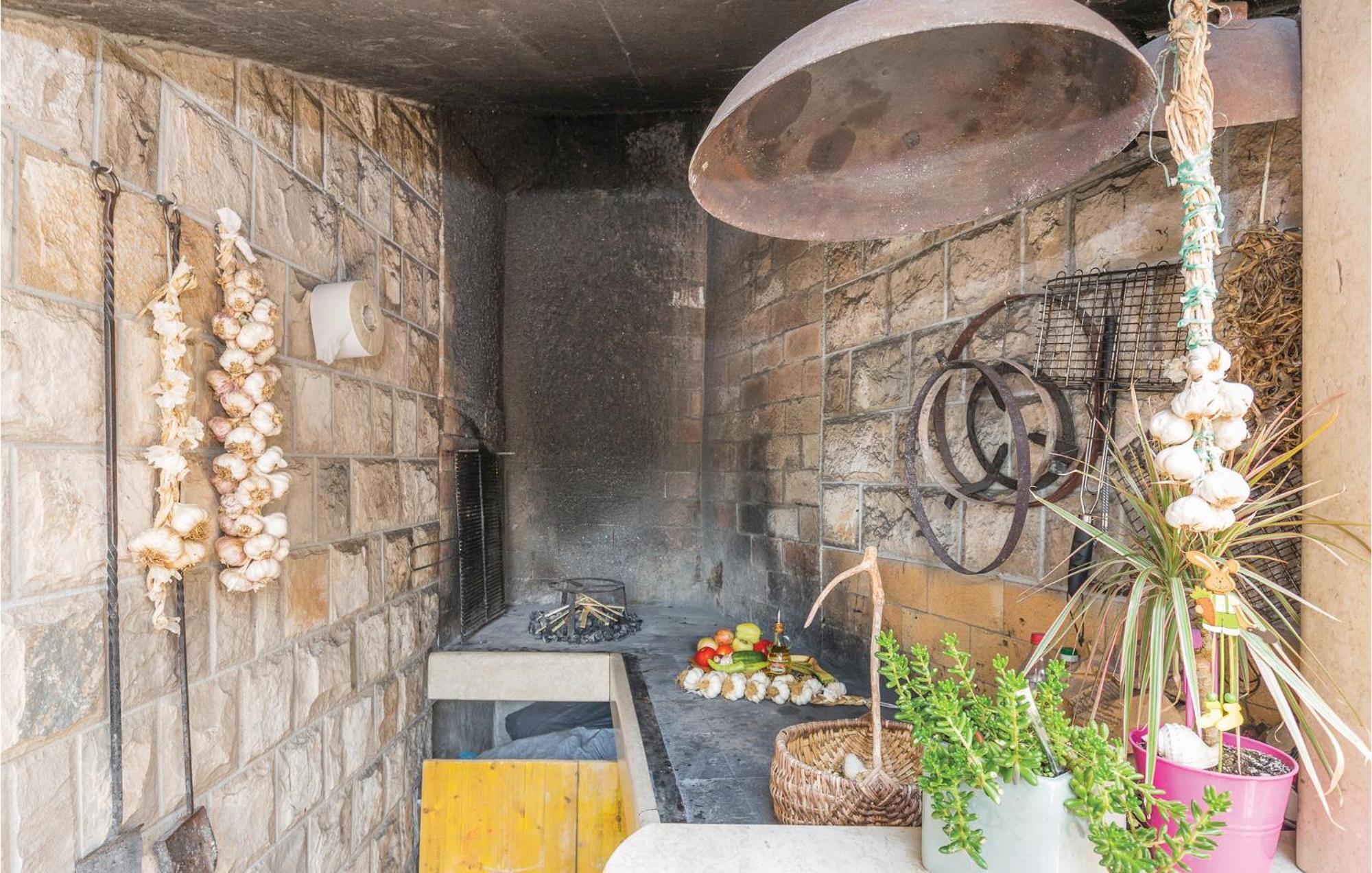 1 Bedroom Stunning In * Makarska